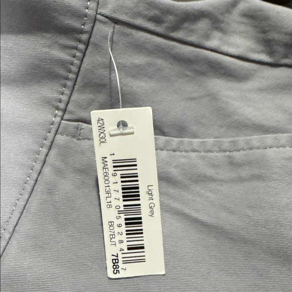 Amazon Essentials Men's Classic-Fit Casual Stretch Chino Pant New With Tags - Picture 4 of 5